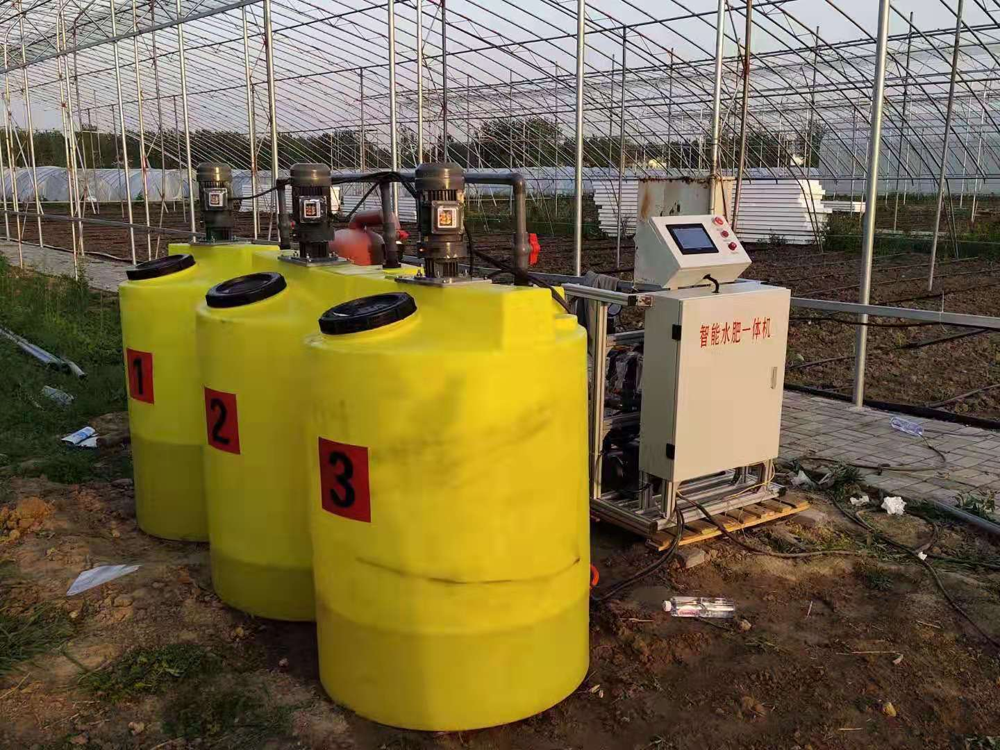 多路智能施肥機